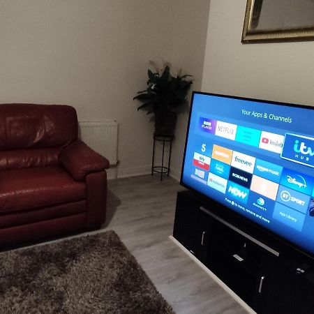 Cheerful 2-Bedroom Home With Off Street Parking Blackpool Eksteriør bilde
