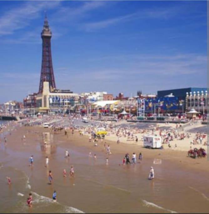 Cheerful 2-Bedroom Home With Off Street Parking Blackpool Eksteriør bilde